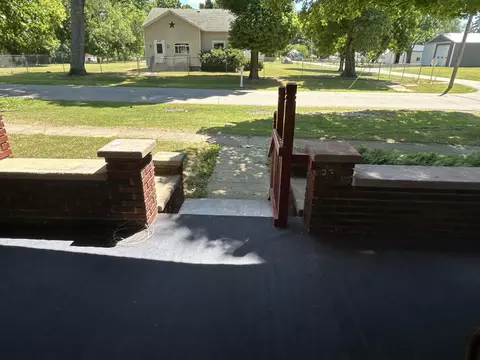 Exterior - 126 S Main St, Montgomery, MI 49255 photo 3 of 4