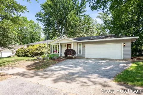 4316 Kennilworth Dr SE, Grand Rapids, MI 49546