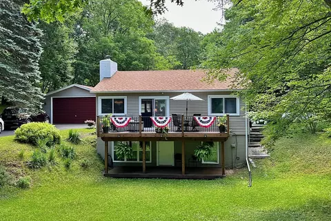 15808 Pretty Lake Dr, Mecosta, MI 49332