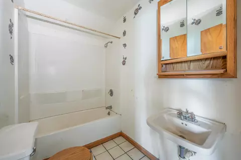 Bath - 959 165th Ave, Hersey, MI 49639 photo 1 of 1