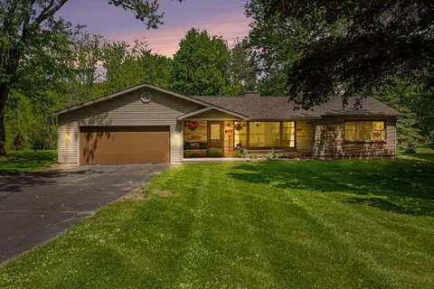 735 Lyon Lake Rd, Marshall, MI 49068