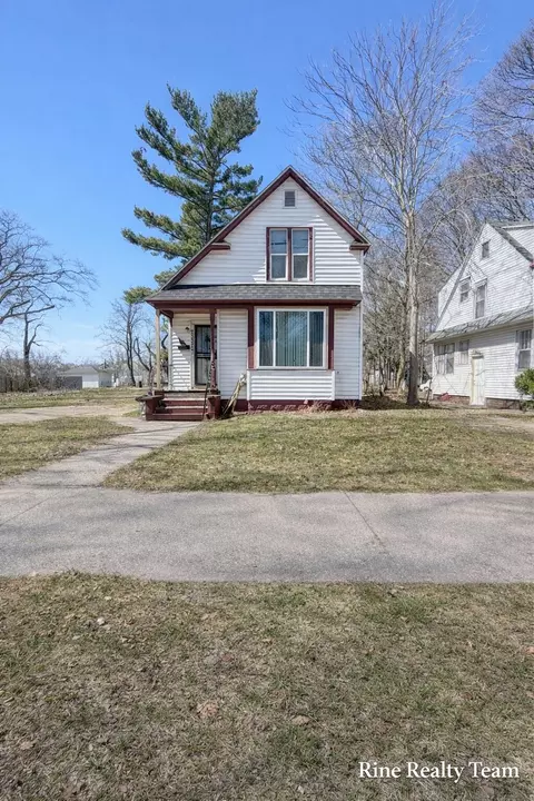 2337 6th St, Muskegon, MI 49444