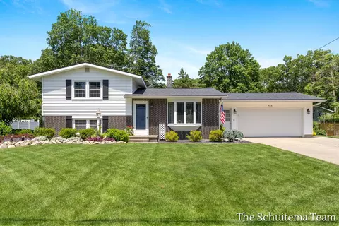 4027 Marion St, Hudsonville, MI 49426