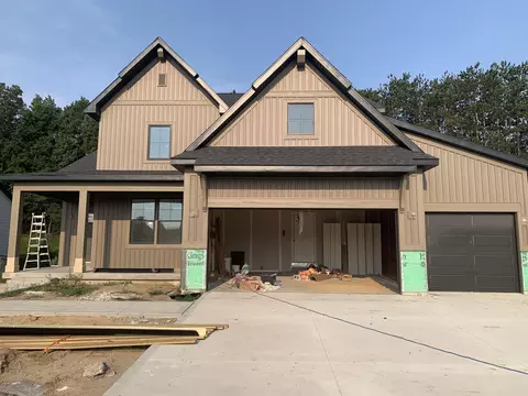 12573 Riverton Rd, Grand Haven, MI 49417