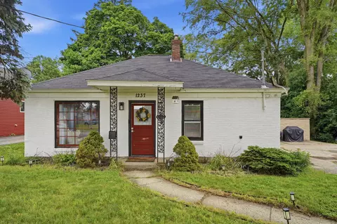 1237 Fuller Ave NE, Grand Rapids, MI 49505