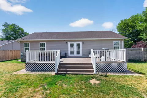 Exterior - 1990 Oak Leaf Dr, Adrian, MI 49221 photo 5 of 8