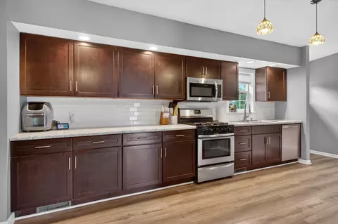 Kitchen - 1990 Oak Leaf Dr, Adrian, MI 49221 photo 1 of 3