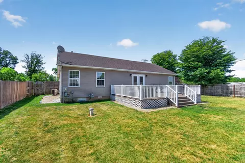 Exterior - 1990 Oak Leaf Dr, Adrian, MI 49221 photo 6 of 8