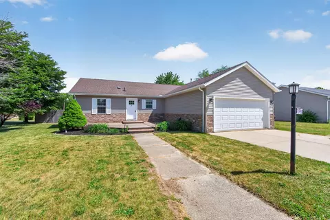 1990 Oak Leaf Dr, Adrian, MI 49221