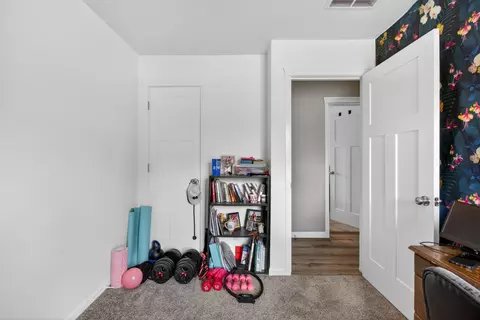 Bedroom - 1990 Oak Leaf Dr, Adrian, MI 49221 photo 5 of 5
