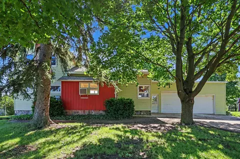 6923 Young Rd, Bellevue, MI 49021