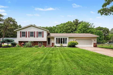 2332 Filonow Dr, Muskegon, MI 49444