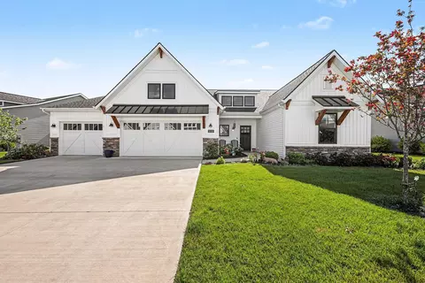 5528 Isle River Dr, Belmont, MI 49306