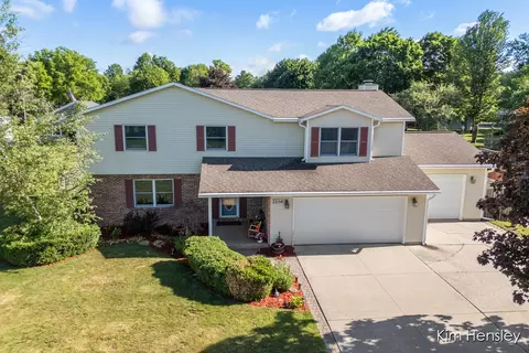 1594 Louva Ct, Belding, MI 48809