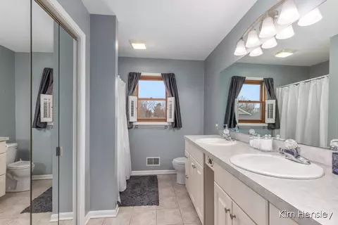 Bath - 1594 Louva Ct, Belding, MI 48809 photo 2 of 3