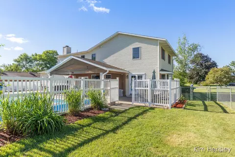 Exterior - 1594 Louva Ct, Belding, MI 48809 photo 10 of 13
