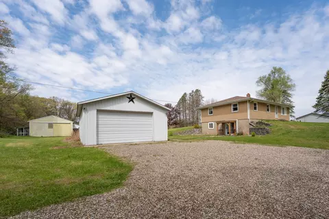 Exterior - 7222 S 3rd St, Mattawan, MI 49071 photo 3 of 6
