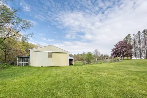 Exterior - 7222 S 3rd St, Mattawan, MI 49071 photo 5 of 6