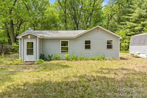 1267 Chatterson Rd, Muskegon, MI 49442