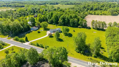 6756 119th Ave, Fennville, MI 49408