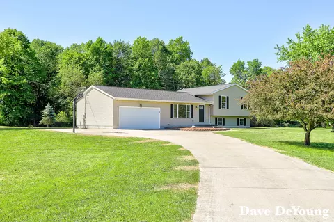 6756 119th Ave, Fennville, MI 49408