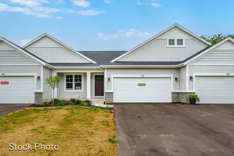 1593 N Village Cir, Kalamazoo, MI 49009