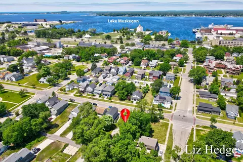 471 W Muskegon Ave, Muskegon, MI 49440