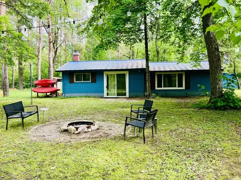 5022 E State Rd, Cadillac, MI 49601