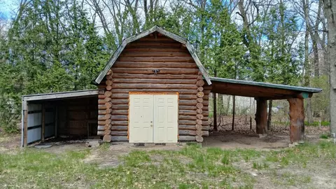 2649 E Fox Dr, Grant, MI 49327 photo 3