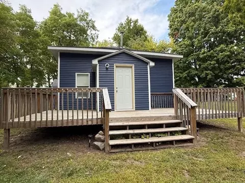 Exterior - 37 E Jefferson St, Newaygo, MI 49337 photo 6 of 6