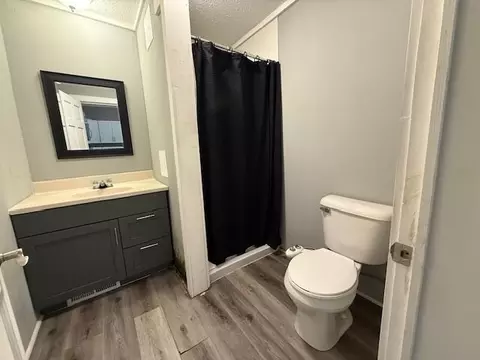 Bath - 37 E Jefferson St, Newaygo, MI 49337 photo 1 of 1