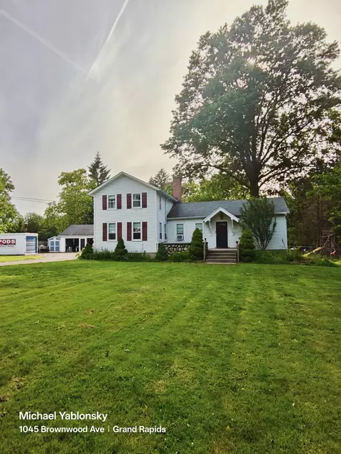 1045 Brownwood Ave NW, Grand Rapids, MI 49504