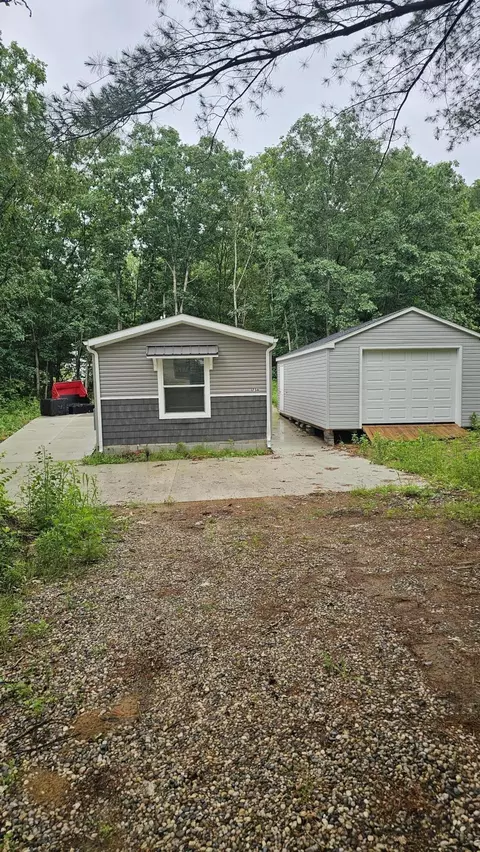 1756 Aspen Dr, Allegan, MI 49010