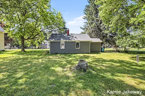 Exterior - 1012 Masonic St, Belding, MI 48809 photo 4 of 6