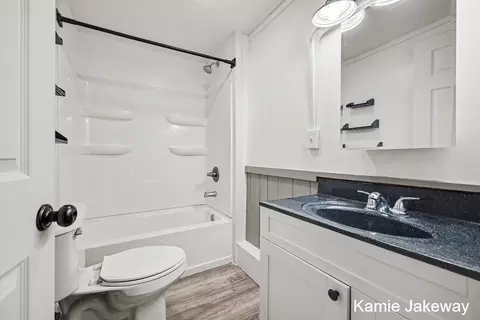 Bath - 1012 Masonic St, Belding, MI 48809 photo 1 of 1