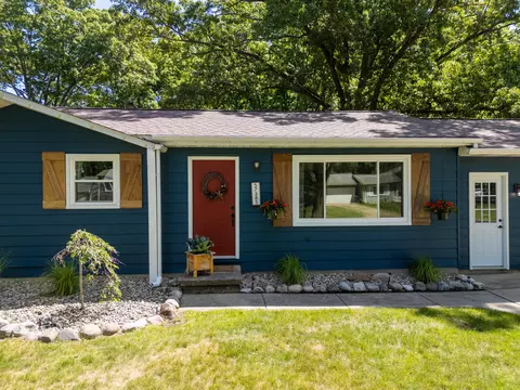 Exterior - 57385 Hamilton St, Mattawan, MI 49071 photo 3 of 10