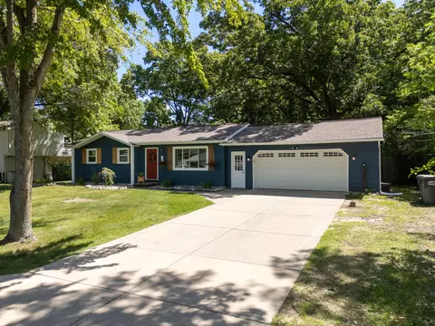 Exterior - 57385 Hamilton St, Mattawan, MI 49071 photo 2 of 10