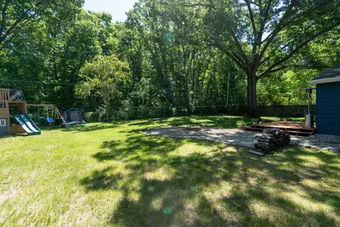 Exterior - 57385 Hamilton St, Mattawan, MI 49071 photo 4 of 10