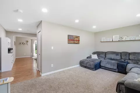 Entry Way - 57385 Hamilton St, Mattawan, MI 49071 photo 2 of 2