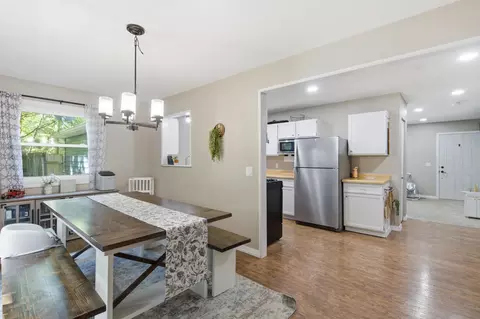 Dining - 57385 Hamilton St, Mattawan, MI 49071 photo 2 of 3