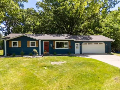 57385 Hamilton St, Mattawan, MI 49071