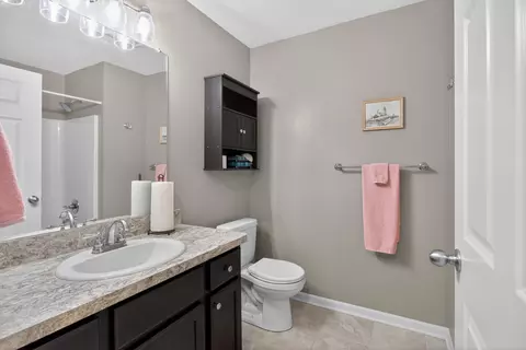 Bath - 1928 Coventry Rd, Jackson, MI 49201 photo 1 of 5