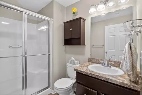 Bath - 1928 Coventry Rd, Jackson, MI 49201 photo 4 of 5