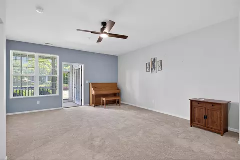 Living - 1928 Coventry Rd, Jackson, MI 49201 photo 2 of 3