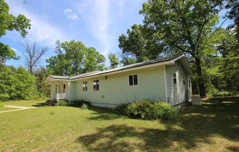 2259 E 40th St, Idlewild, MI 49642