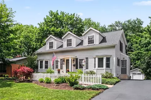 2621 Elmwood Dr SE, Grand Rapids, MI 49506