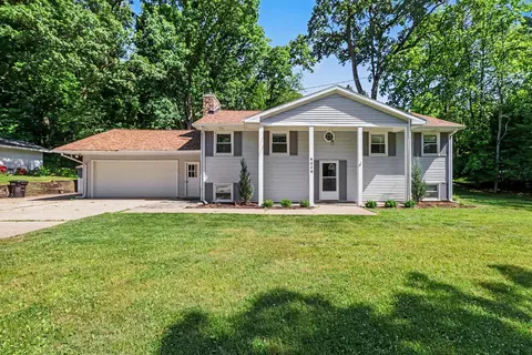 4029 Sunvalley Dr, Kalamazoo, MI 49008