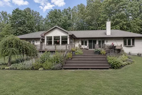 10660 D Dr S, Ceresco, MI 49033