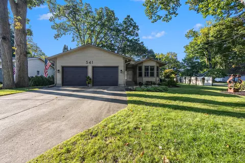 541 Mason St, Saugatuck, MI 49453