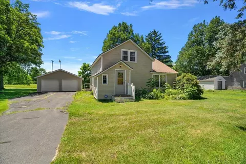 5830 124th Ave, Fennville, MI 49408